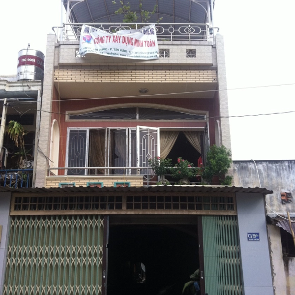 Thần đèn nâng nhà lên cao 1.5 mét tại Bình Chánh