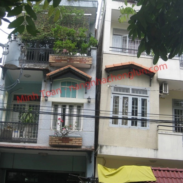 Gia cố mống và chỉnh nghiêng nhà tại phường Tân Kiểng