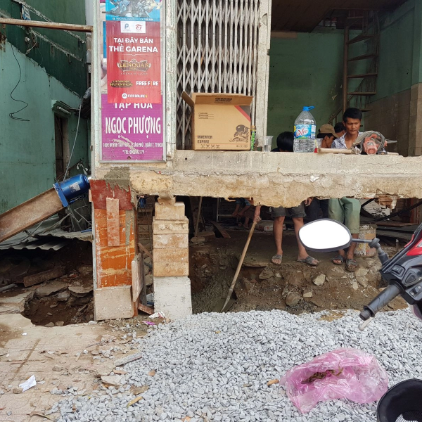 Nâng nhà lên cao 1.5 mét tại bên Phú Định