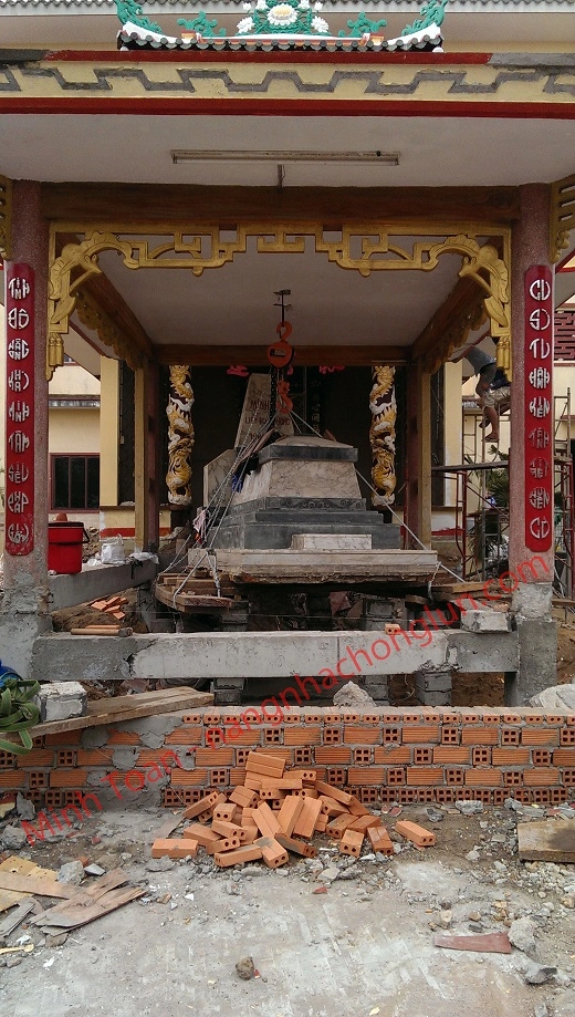 Hình ảnh đang thi công kéo, di dời nhà, nâng nhà thờ lên cao