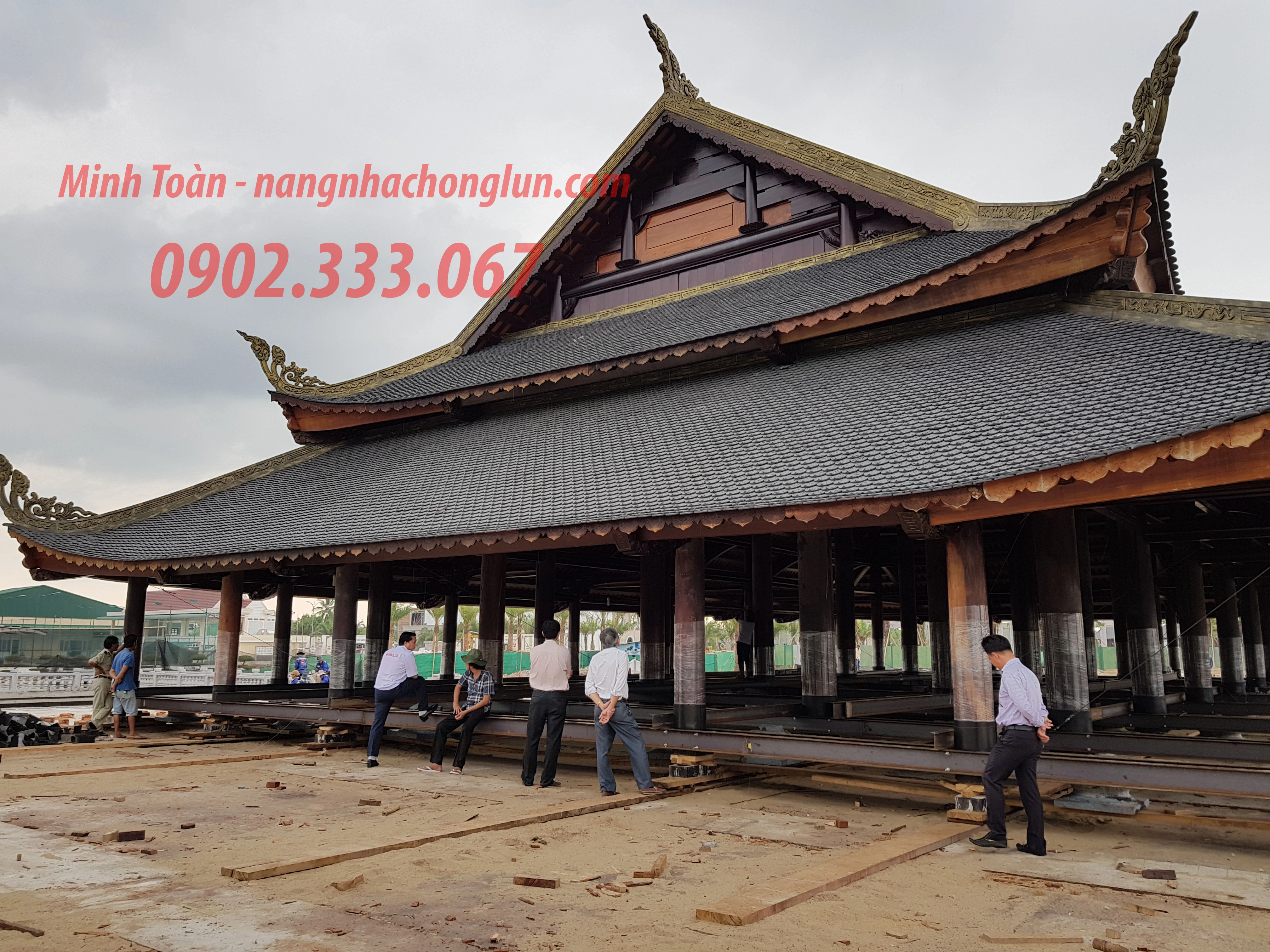 Công trình đang kéo dời nhà đến vị trí mới