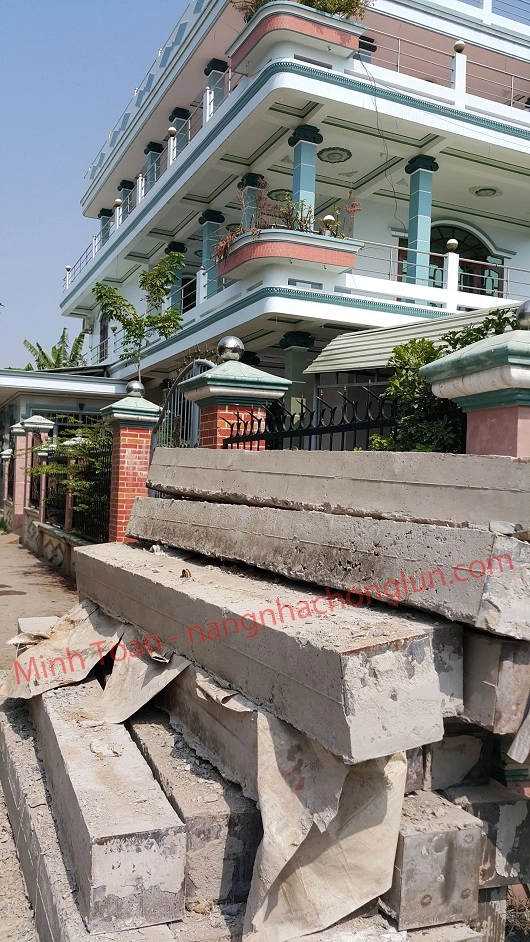 Hình ảnh móng cọc chuẩn bị xử lý lún nghiêng nhà tại Đồng Nai