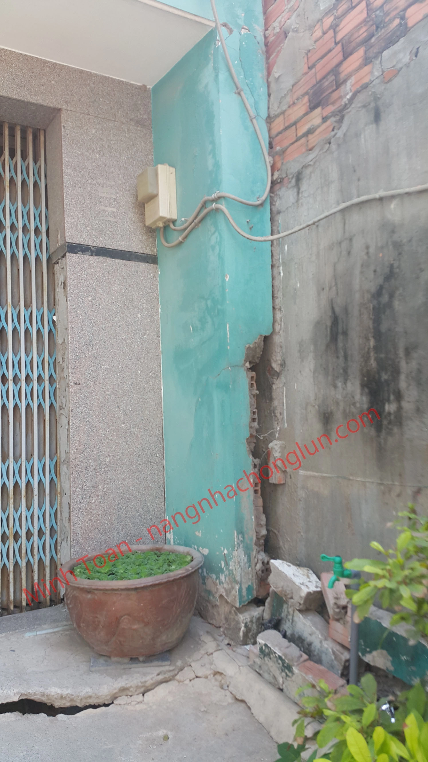 Hình ảnh nền bị nứt do lún nghiêng nhà