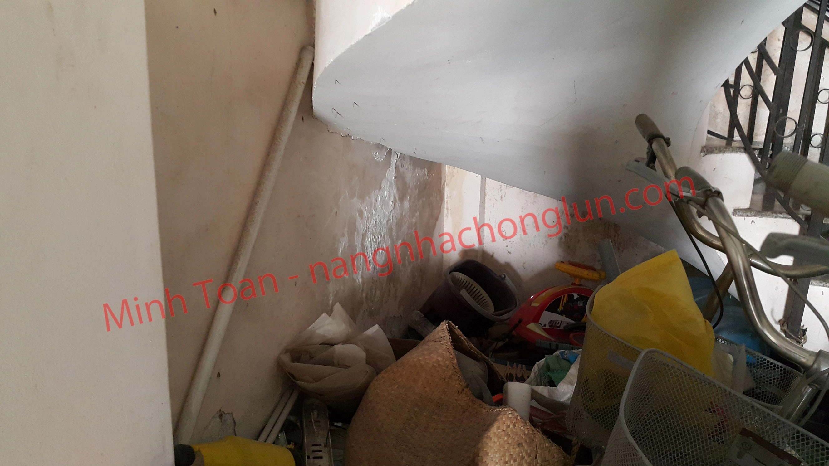 Hình ảnh ngôi nhà chuẩn bị xử lý lún nghiêng