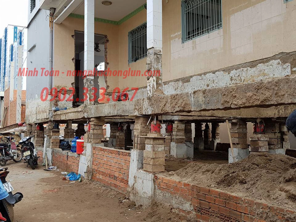 Hình ảnh thần đèn nâng nhà lên cao 1,3 mét chống lún