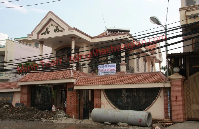 Thần đèn nâng biệt thự lên cao 1.8 mét