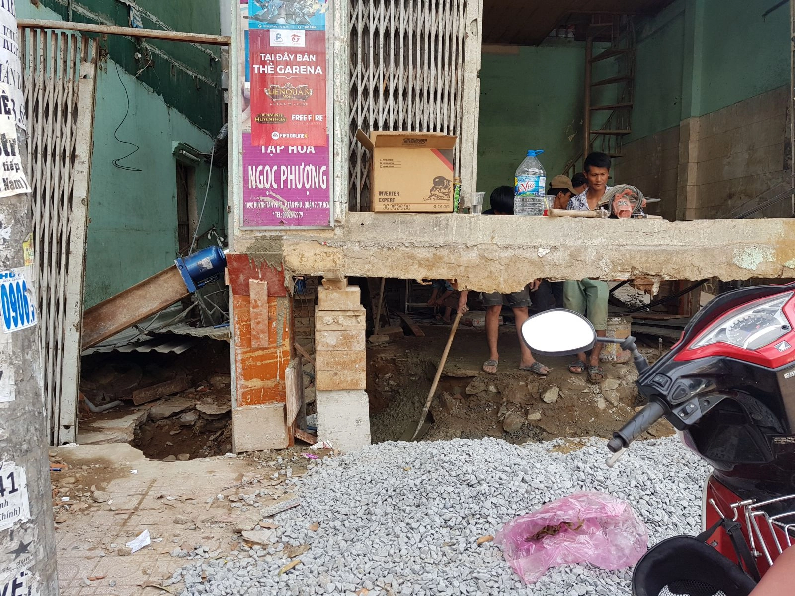 Nâng nhà lên cao 1.5 mét tại bên Phú Định